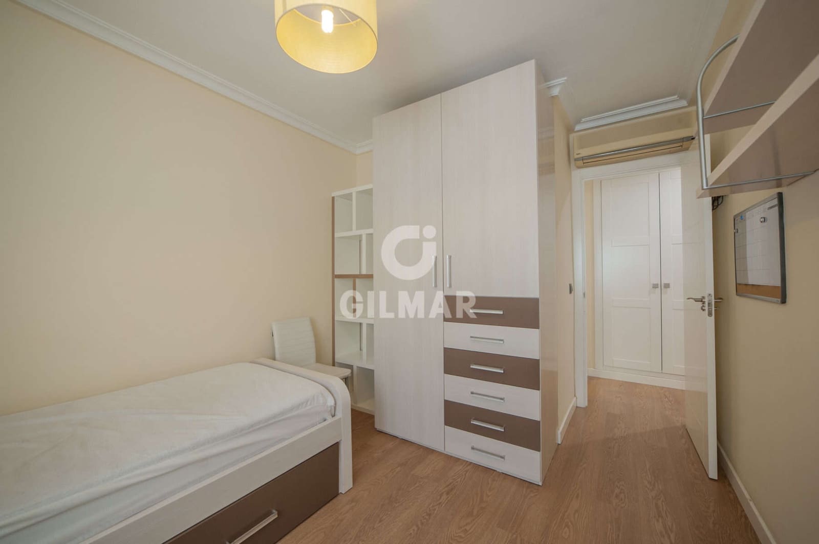 4 bedroom Flat for sale in Seville city with garage - € 780,000 (Ref: 9906699)