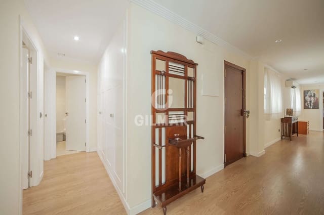 4 soveværelse Lejlighed til salg i La Calzada, Sevilla by med garage - € 780.000 (Ref: 9906699)