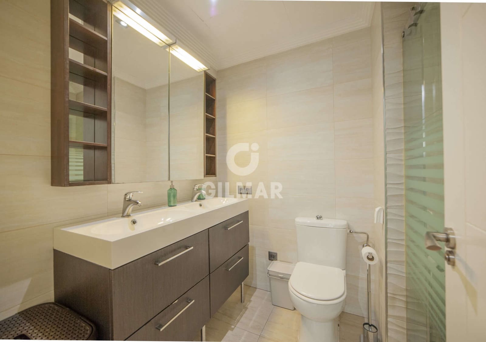 4 bedroom Flat for sale in Seville city with garage - € 780,000 (Ref: 9906699)