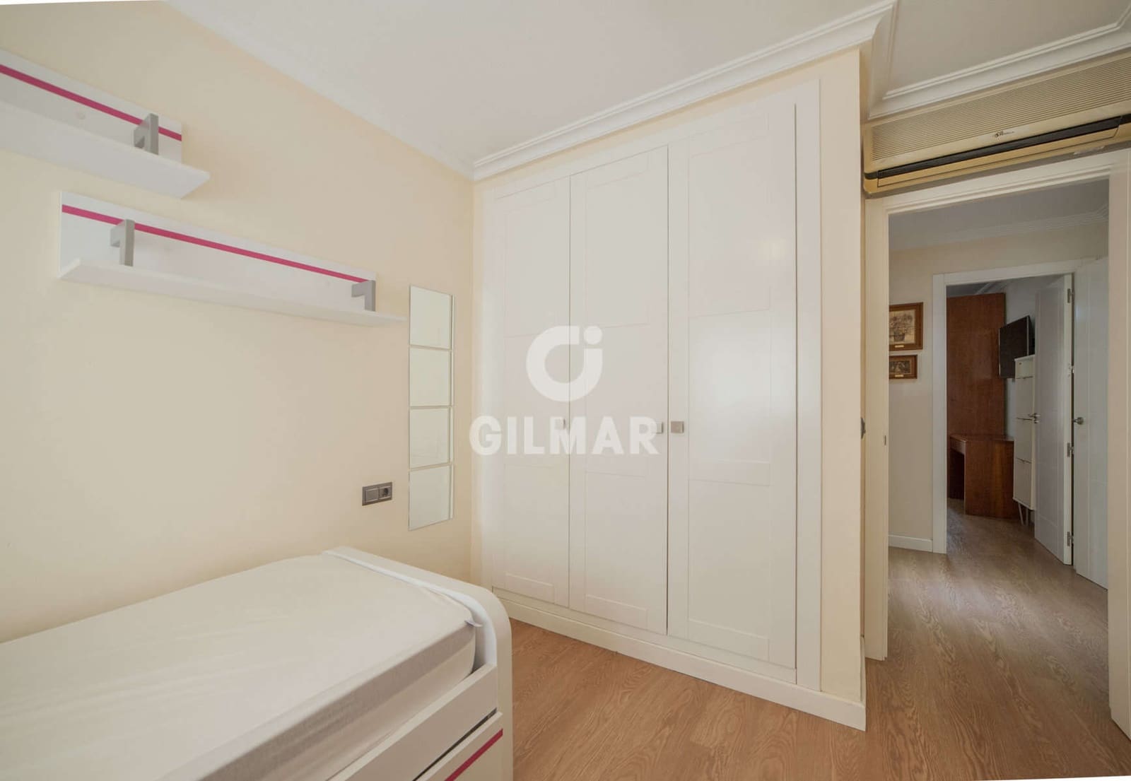 4 bedroom Flat for sale in Seville city with garage - € 780,000 (Ref: 9906699)