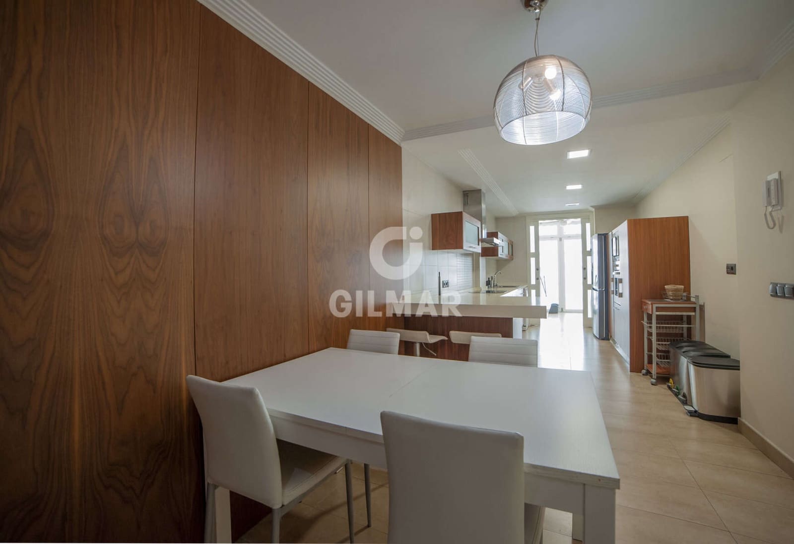 4 bedroom Flat for sale in Seville city with garage - € 780,000 (Ref: 9906699)