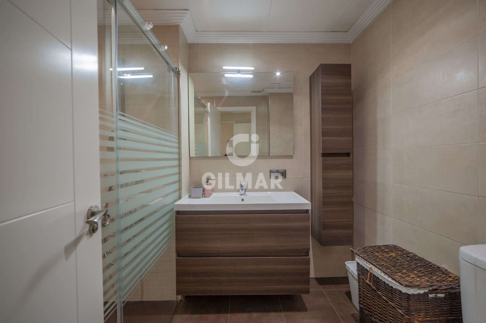 4 bedroom Flat for sale in Seville city with garage - € 780,000 (Ref: 9906699)