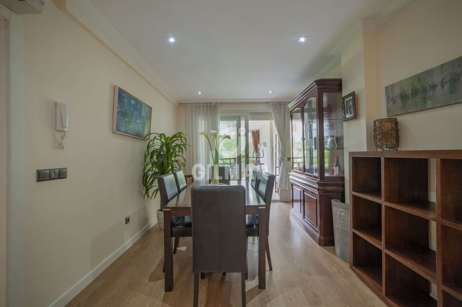4 bedroom Flat for sale in Seville city with garage - € 780,000 (Ref: 9906699)
