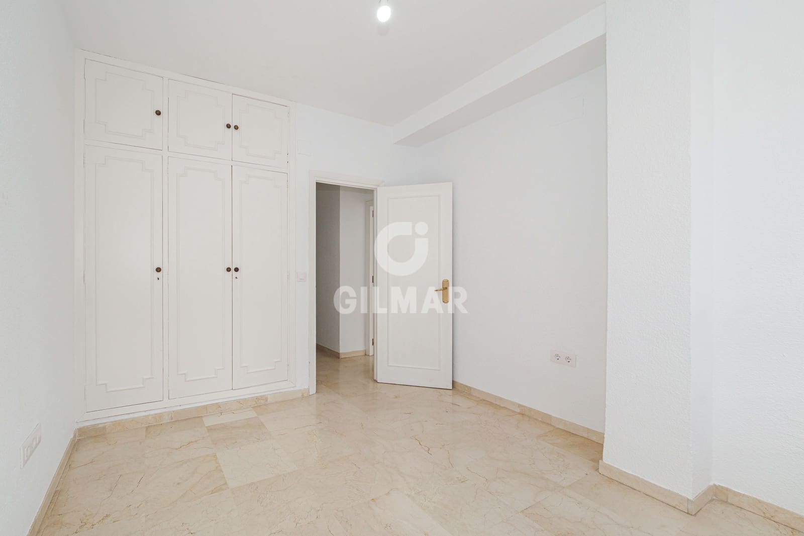 3 bedroom Flat for sale in Seville city with garage - € 489,000 (Ref: 9906703)