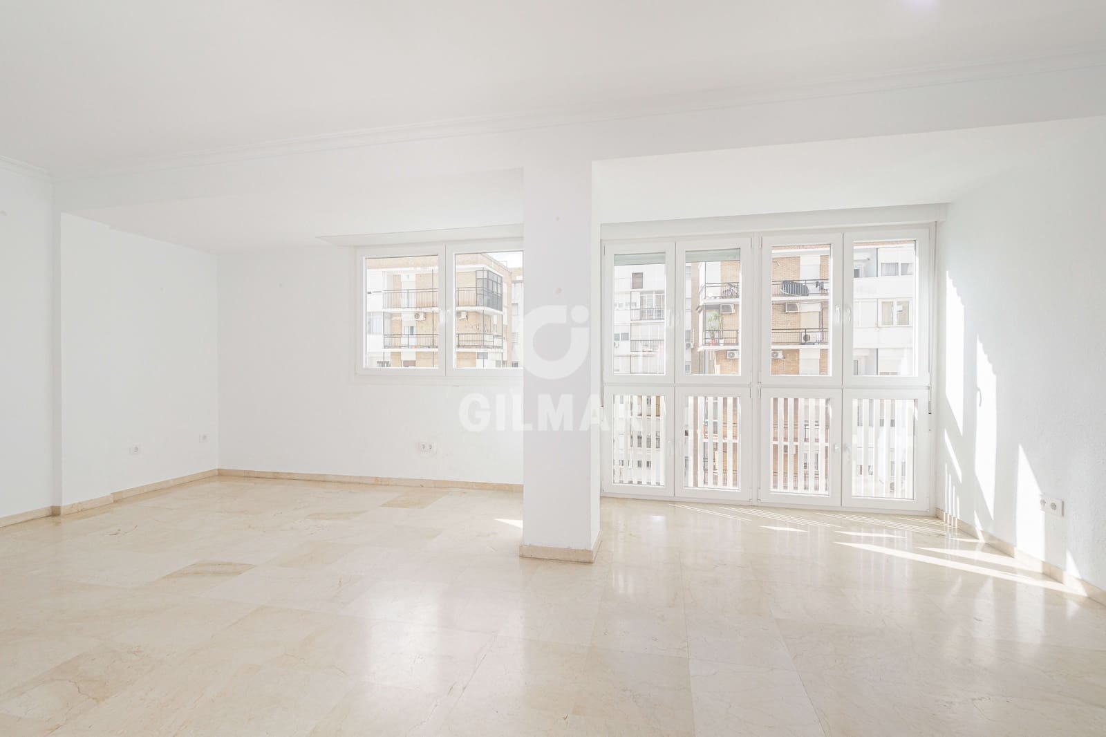 3 bedroom Flat for sale in Seville city with garage - € 489,000 (Ref: 9906703)