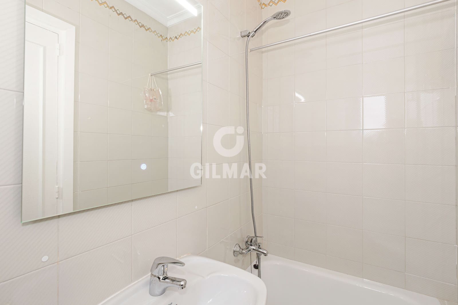 3 bedroom Flat for sale in Seville city with garage - € 489,000 (Ref: 9906703)