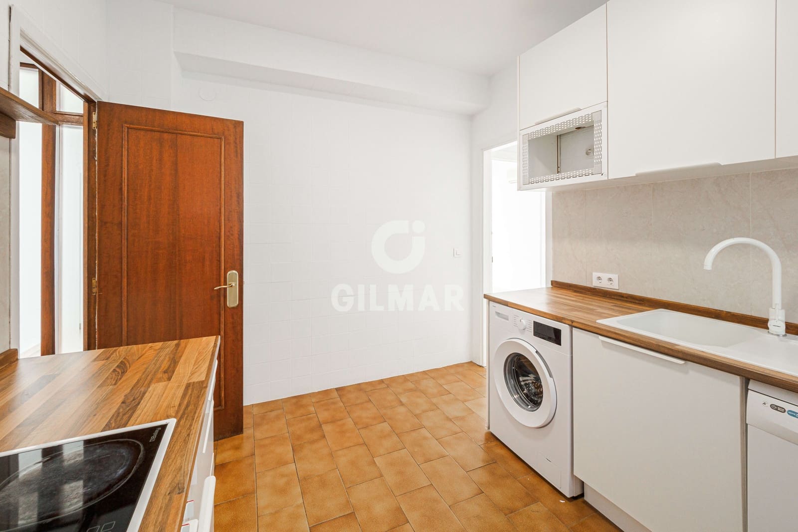 3 bedroom Flat for sale in Seville city with garage - € 489,000 (Ref: 9906703)