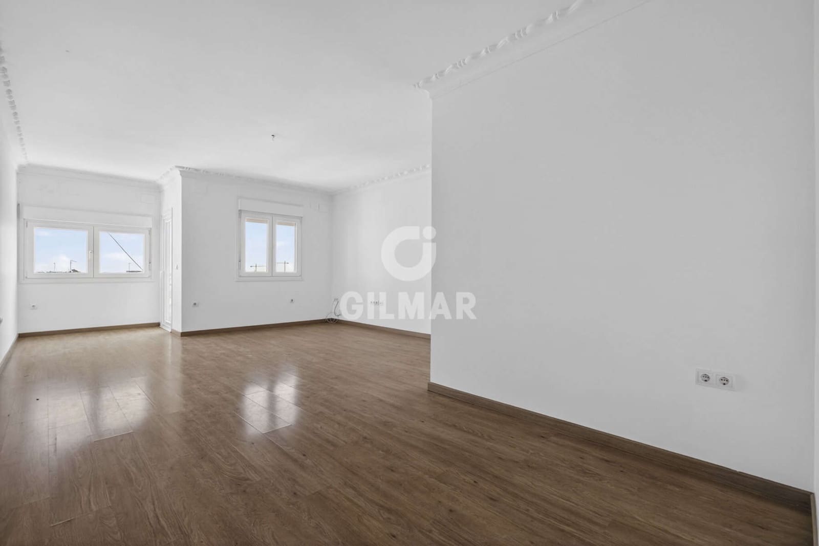 3 bedroom Flat for sale in Seville city with garage - € 499,000 (Ref: 9906705)