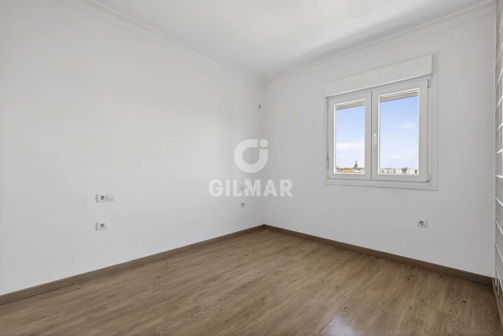 3 bedroom Flat for sale in Seville city with garage - € 499,000 (Ref: 9906705)