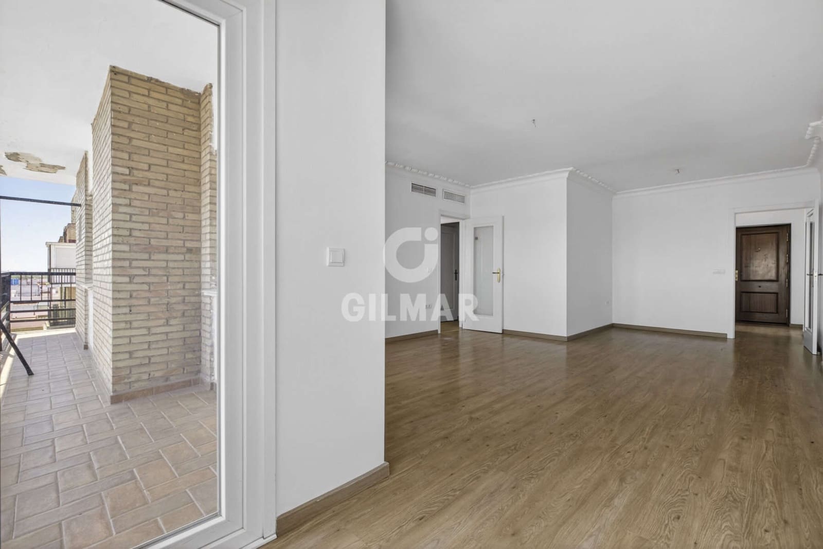 3 bedroom Flat for sale in Seville city with garage - € 499,000 (Ref: 9906705)