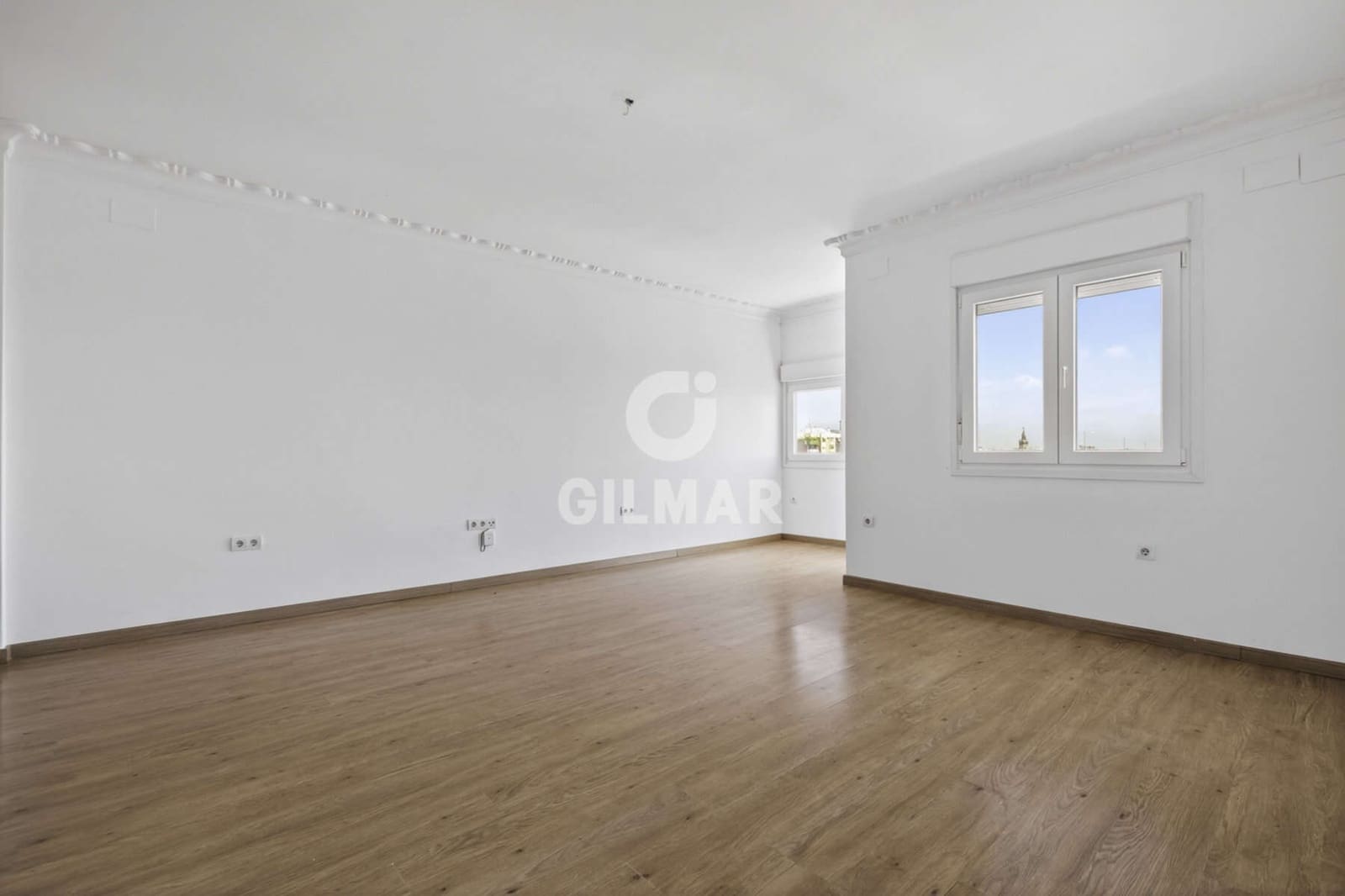 3 bedroom Flat for sale in Seville city with garage - € 499,000 (Ref: 9906705)