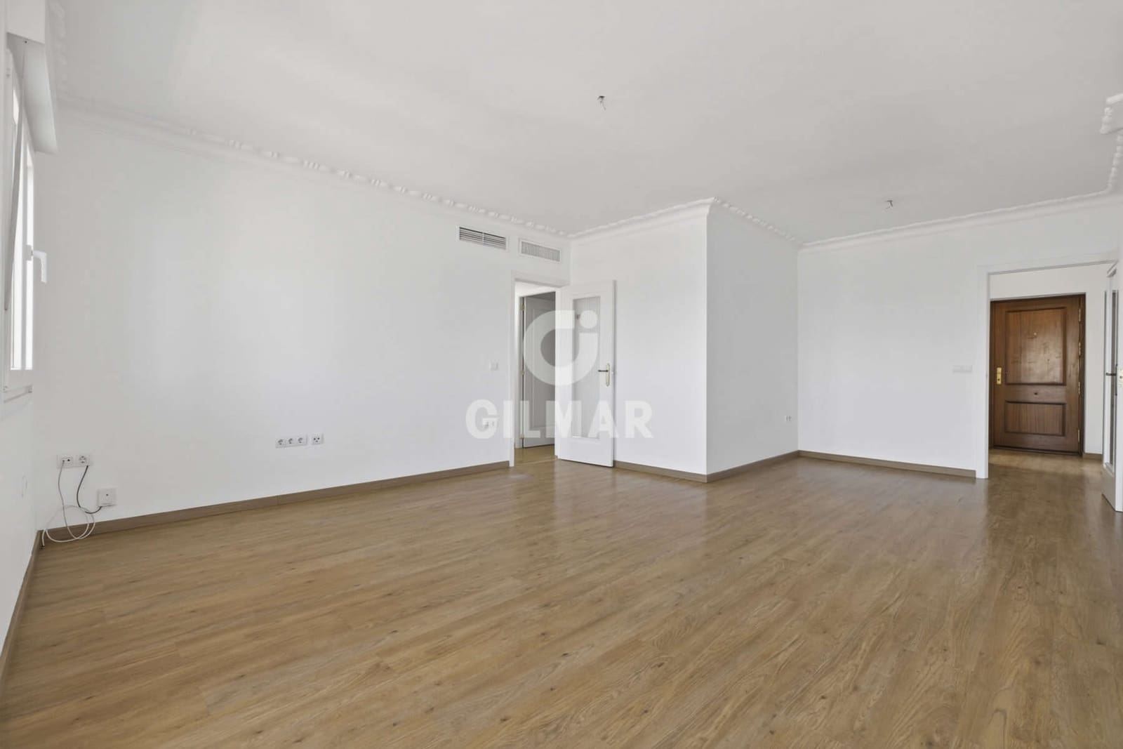3 bedroom Flat for sale in Seville city with garage - € 499,000 (Ref: 9906705)