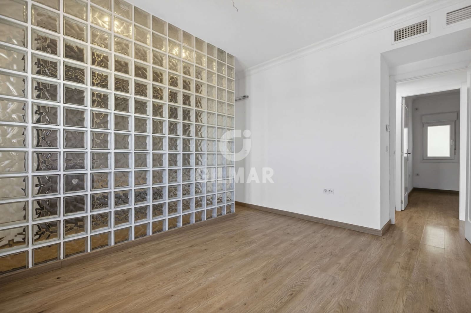 3 bedroom Flat for sale in Seville city with garage - € 499,000 (Ref: 9906705)