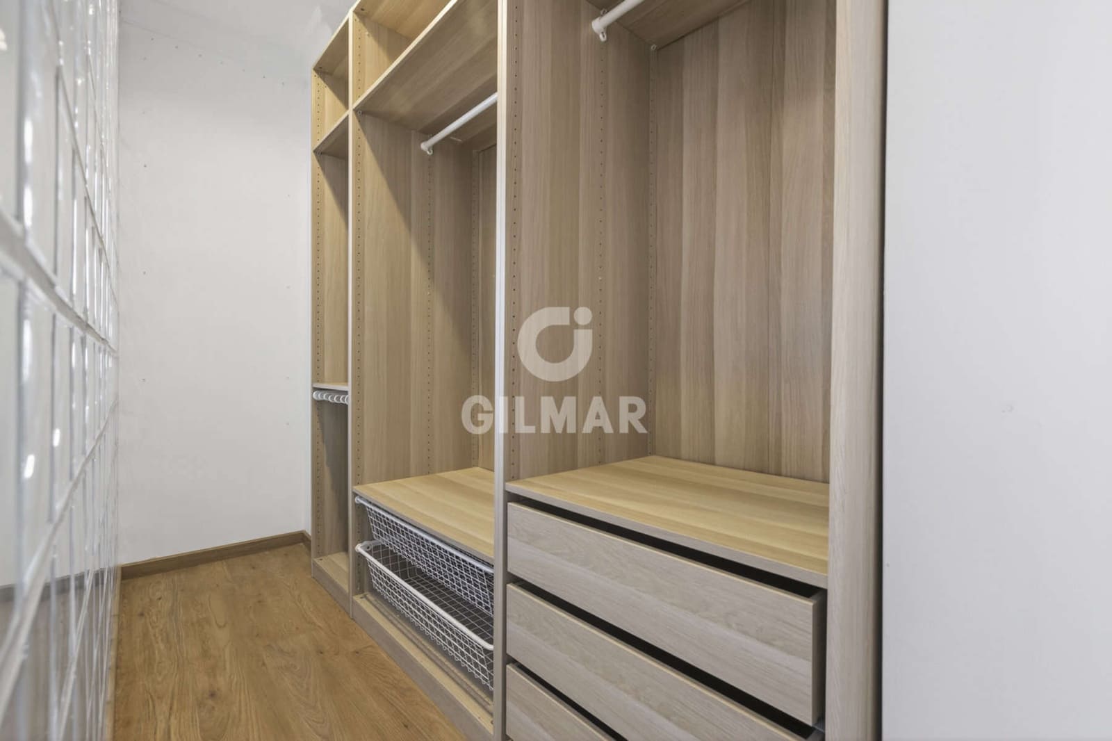 3 bedroom Flat for sale in Seville city with garage - € 499,000 (Ref: 9906705)