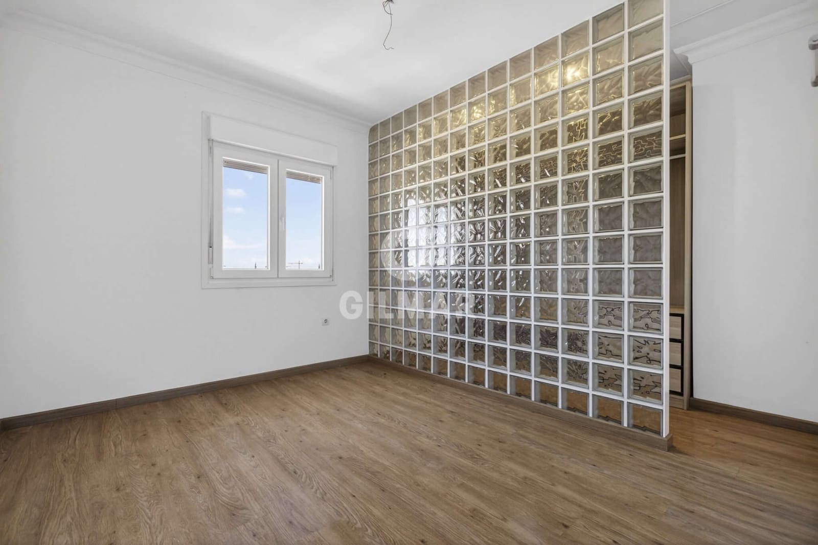 3 bedroom Flat for sale in Seville city with garage - € 499,000 (Ref: 9906705)