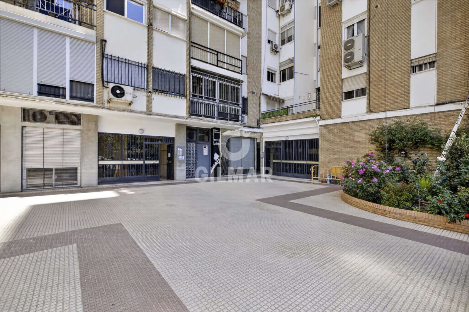 3 bedroom Flat for sale in Seville city with garage - € 499,000 (Ref: 9906705)