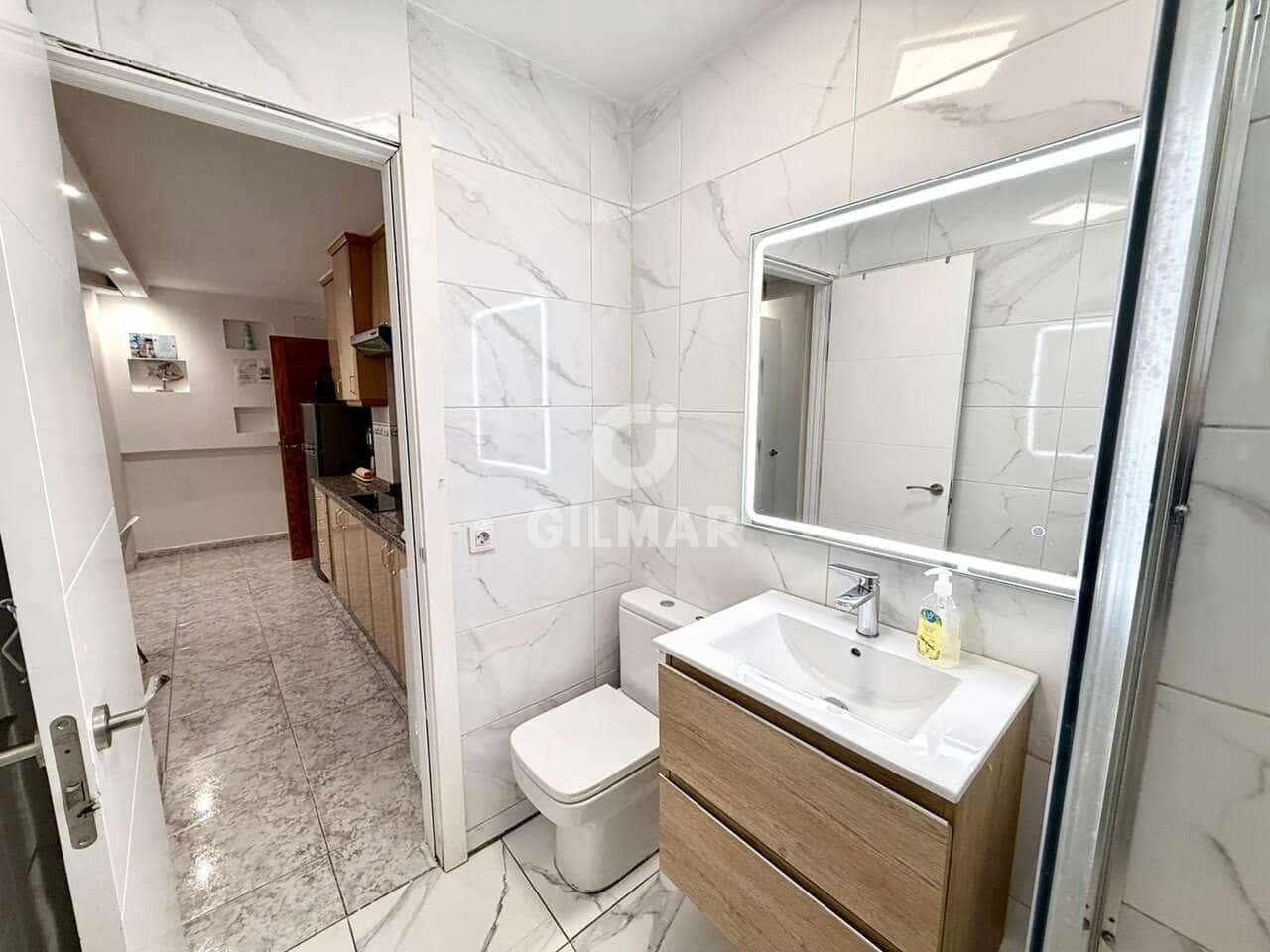 2 bedroom Flat for sale in Los Cristianos - € 270,000 (Ref: 9908851)