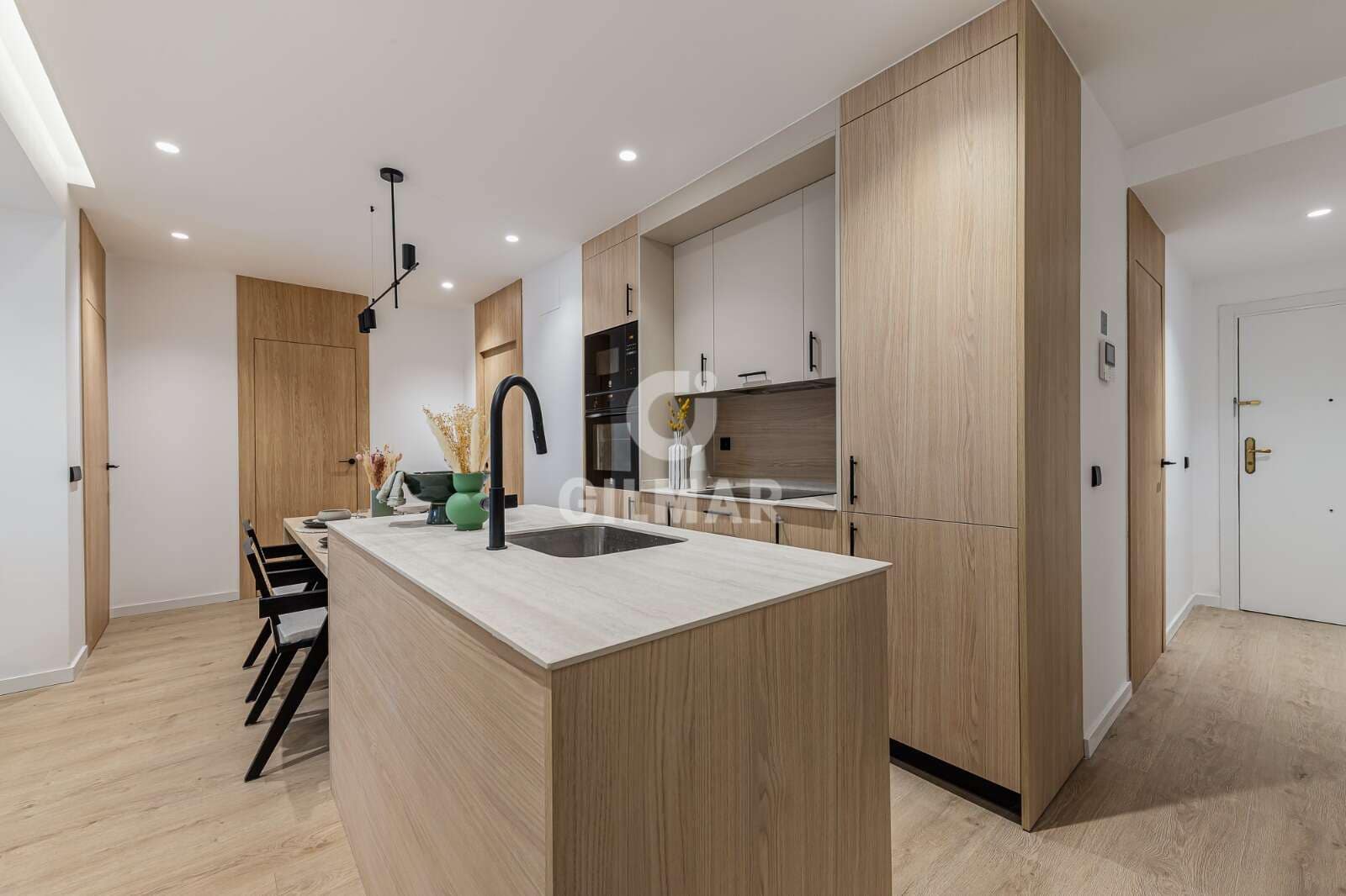 3 bedroom Flat for sale in Madrid city - € 840,000 (Ref: 9914620)