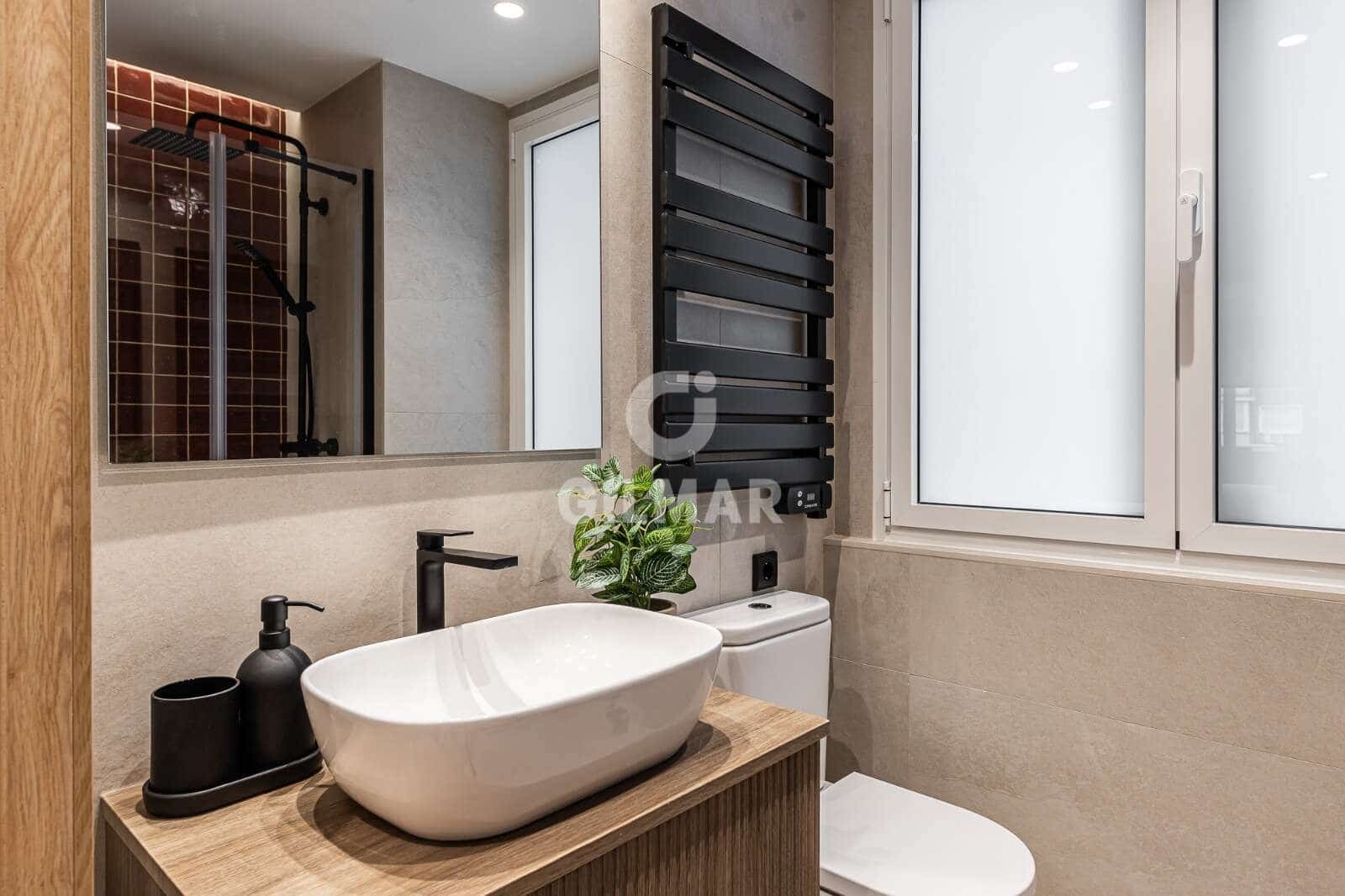 3 bedroom Flat for sale in Madrid city - € 840,000 (Ref: 9914620)
