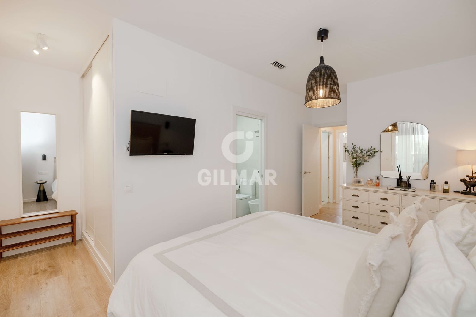 4 soveværelse Lejlighed til salg i Torremolinos med swimmingpool garage - € 800.000 (Ref: 9914876)