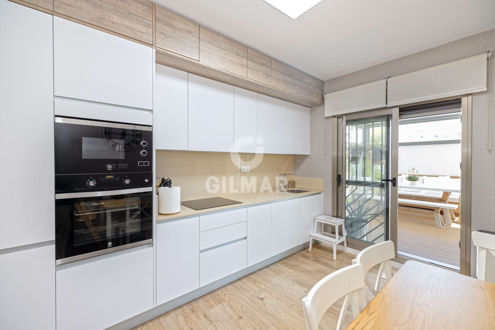 4 soveværelse Lejlighed til salg i Torremolinos med swimmingpool garage - € 800.000 (Ref: 9914876)