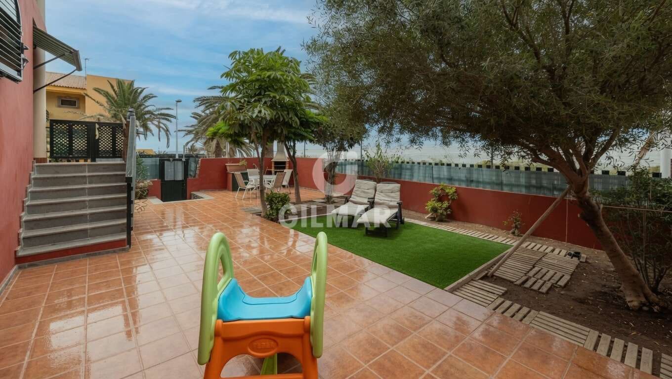Piso de 3 habitaciones en Telde en venta con garaje - 540.000 € (Ref: 9914877)