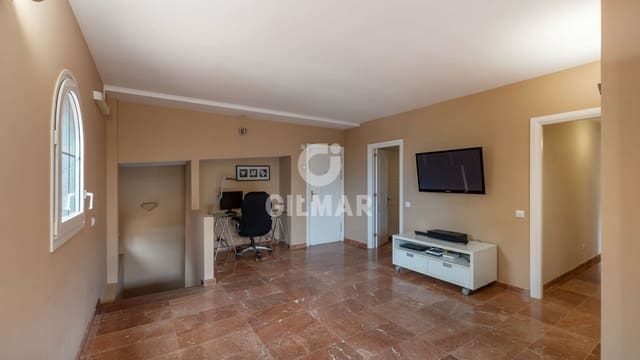 Piso de 3 habitaciones en Telde en venta con garaje - 540.000 € (Ref: 9914877)