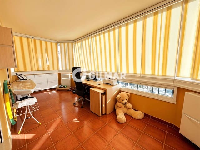 3 makuuhuone Kattohuoneisto myytävänä paikassa Puerto Santiago, Santiago del Teide mukana uima-altaan 
autotalli - 580 000 € (Ref: 9915033)