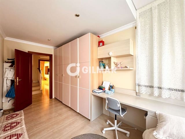 3 makuuhuone Kattohuoneisto myytävänä paikassa Puerto Santiago, Santiago del Teide mukana uima-altaan 
autotalli - 580 000 € (Ref: 9915033)