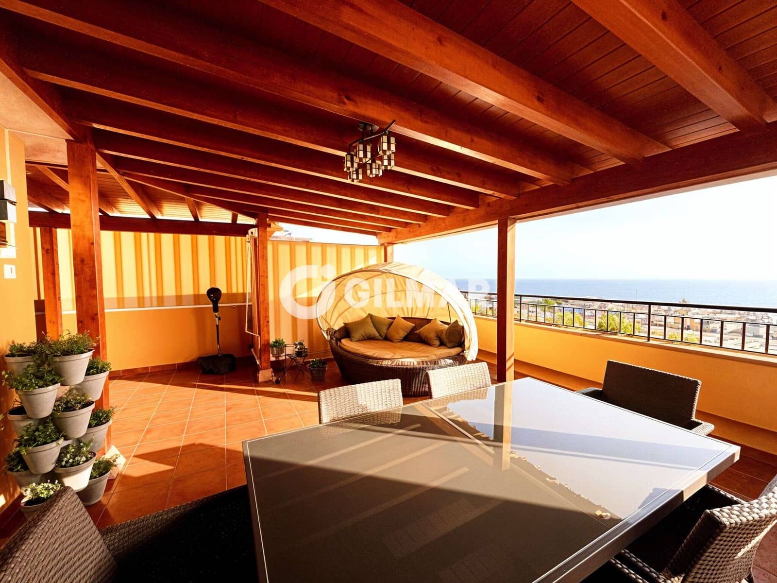 Ático de 3 habitaciones en Puerto Santiago en venta con piscina garaje - 580.000 € (Ref: 9915033)