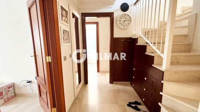 3 makuuhuone Kattohuoneisto myytävänä paikassa Puerto Santiago, Santiago del Teide mukana uima-altaan 
autotalli - 580 000 € (Ref: 9915033)