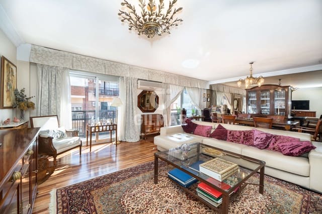 5 sovrum Lägenhet till salu i Ciudad Jardín, Madrid stad med garage - 2 300 000 € (Ref: 9915094)