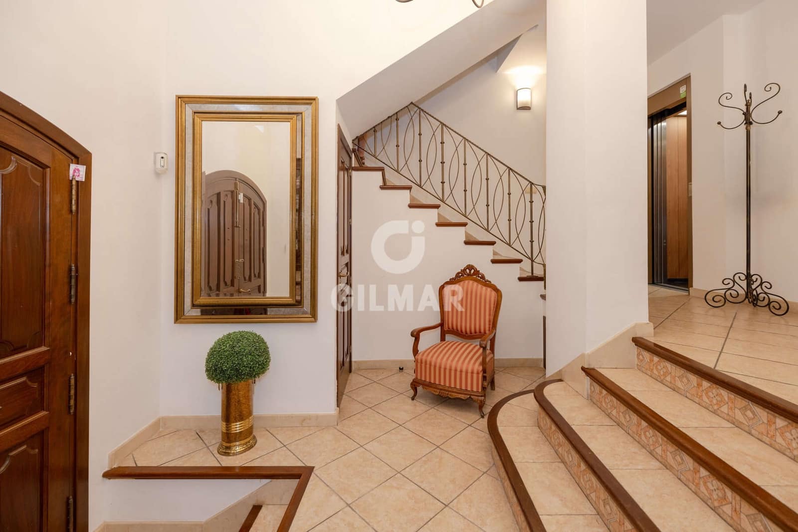 5 slaapkamer Halfvrijstaande villa te koop in Estepona met zwembad garage - € 1.700.000 (Ref: 9916267)