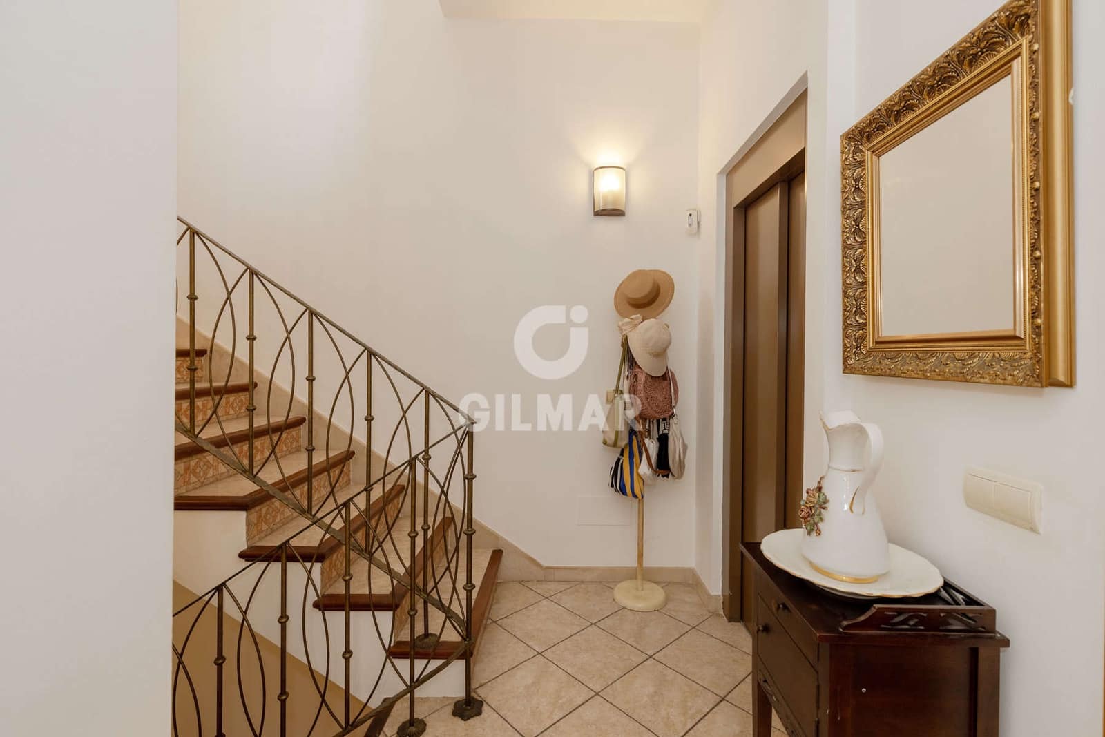 5 slaapkamer Halfvrijstaande villa te koop in Estepona met zwembad garage - € 1.700.000 (Ref: 9916267)