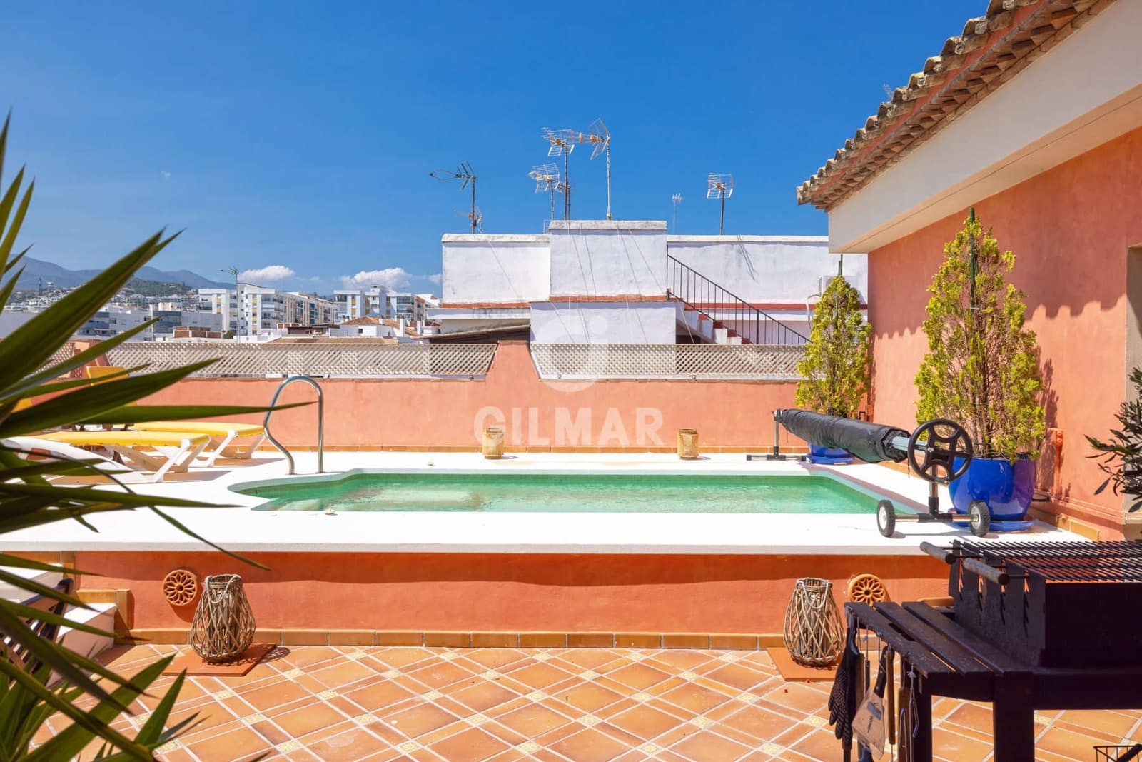 5 slaapkamer Halfvrijstaande villa te koop in Estepona met zwembad garage - € 1.700.000 (Ref: 9916267)