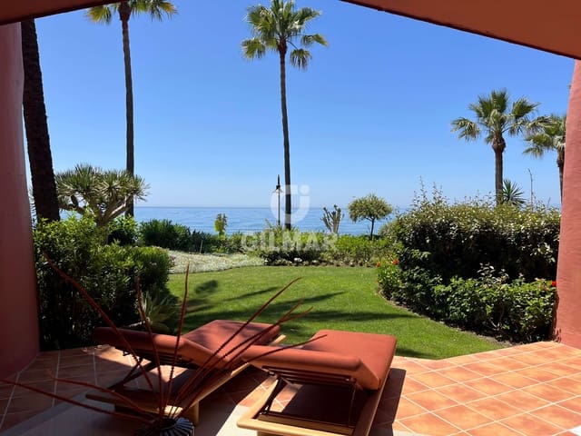 Piso de 3 habitaciones en Resinera-Voladilla, Estepona en venta con piscina - 2.350.000 € (Ref: 9919106)