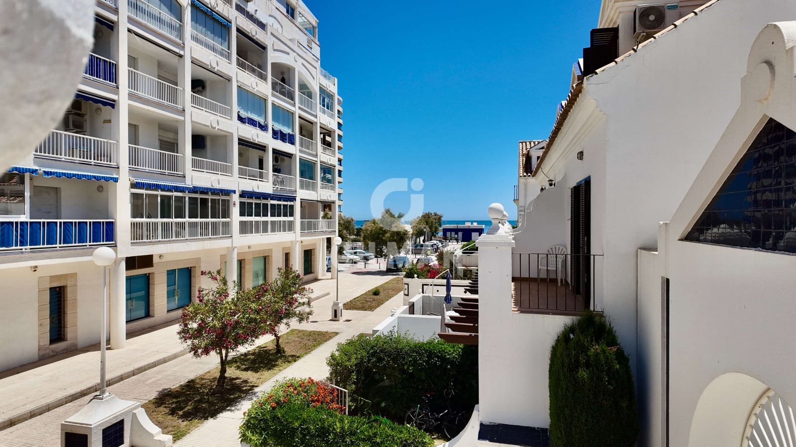 4 slaapkamer Rijtjeshuis te koop in Fuengirola met zwembad - € 690.000 (Ref: 9921514)