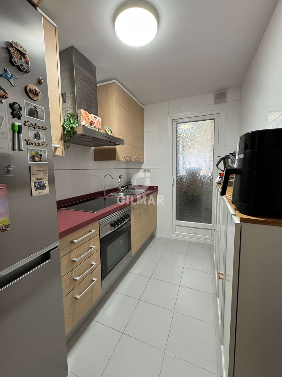 Piso de 2 habitaciones en Benalmadena Costa en venta con piscina - 338.000 € (Ref: 9921516)