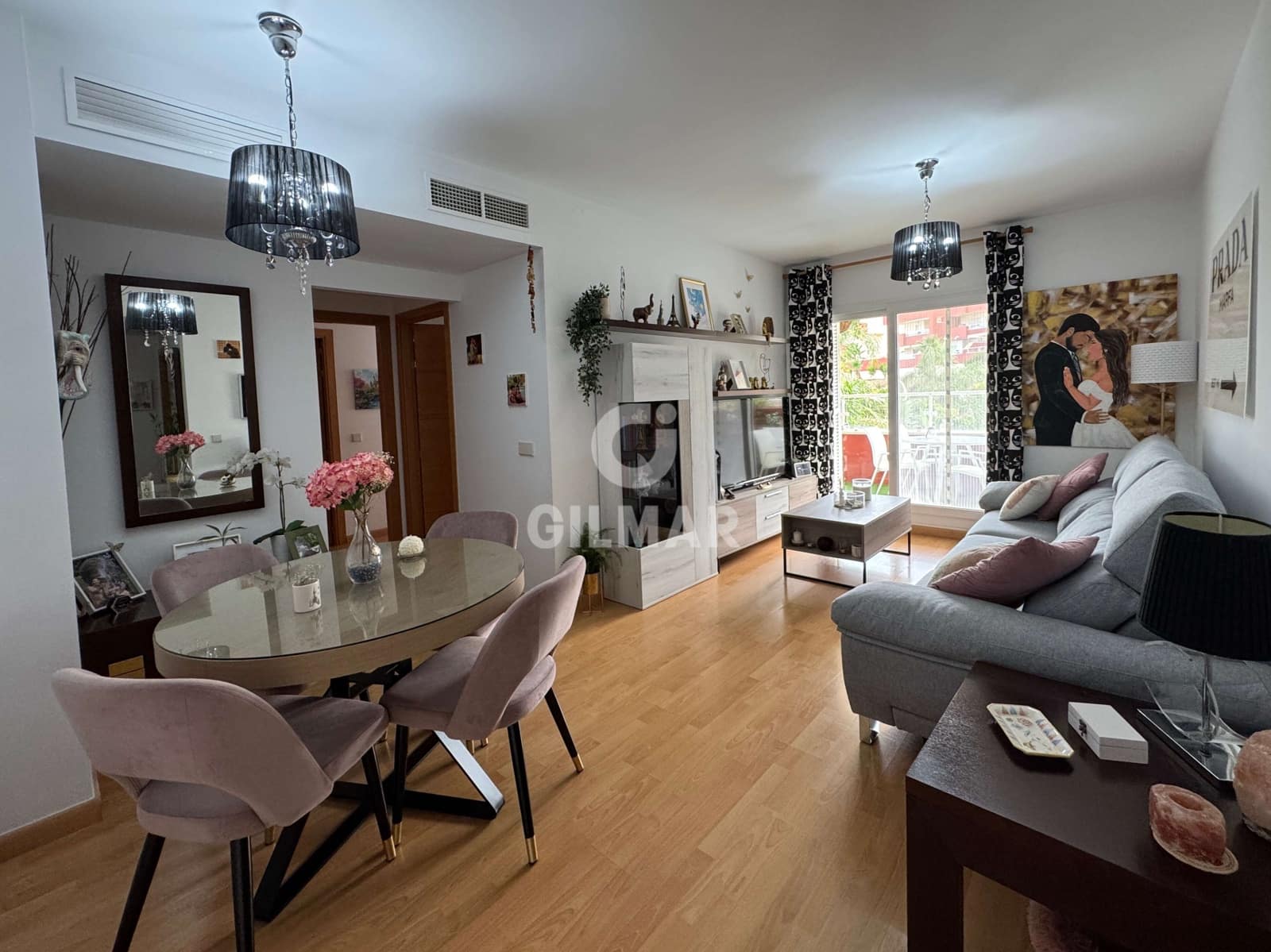 Piso de 2 habitaciones en Benalmadena Costa en venta con piscina - 338.000 € (Ref: 9921516)