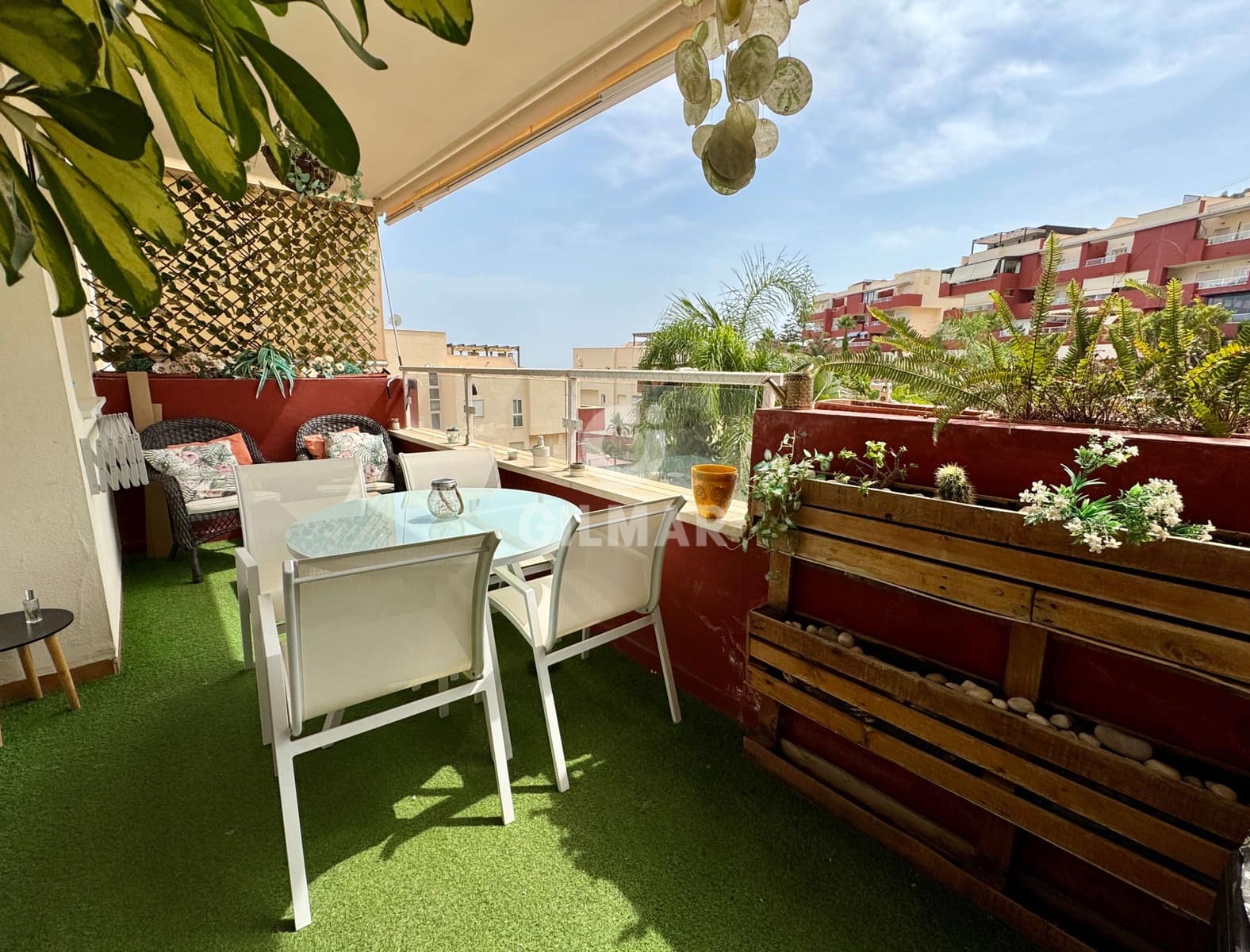 Piso de 2 habitaciones en Benalmadena Costa en venta con piscina - 338.000 € (Ref: 9921516)