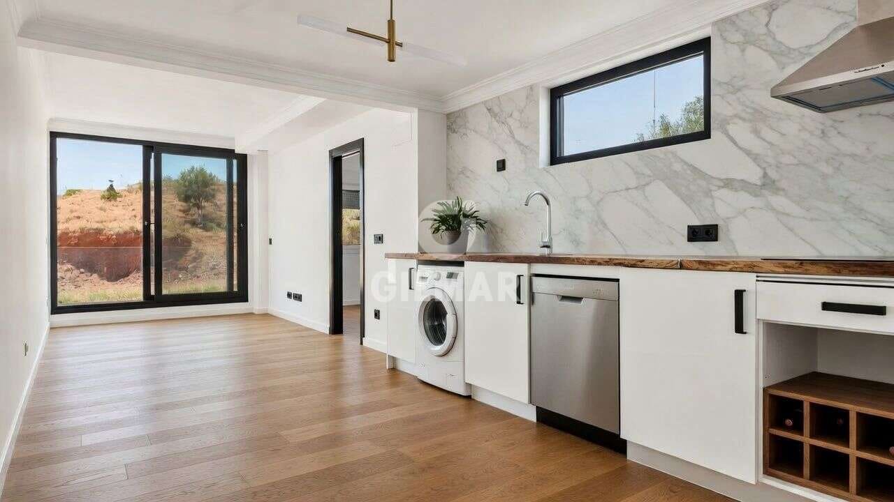 2 soverom Leilighet til salgs i Fuengirola med svømmebasseng garasje - € 289 000 (Ref: 9921523)