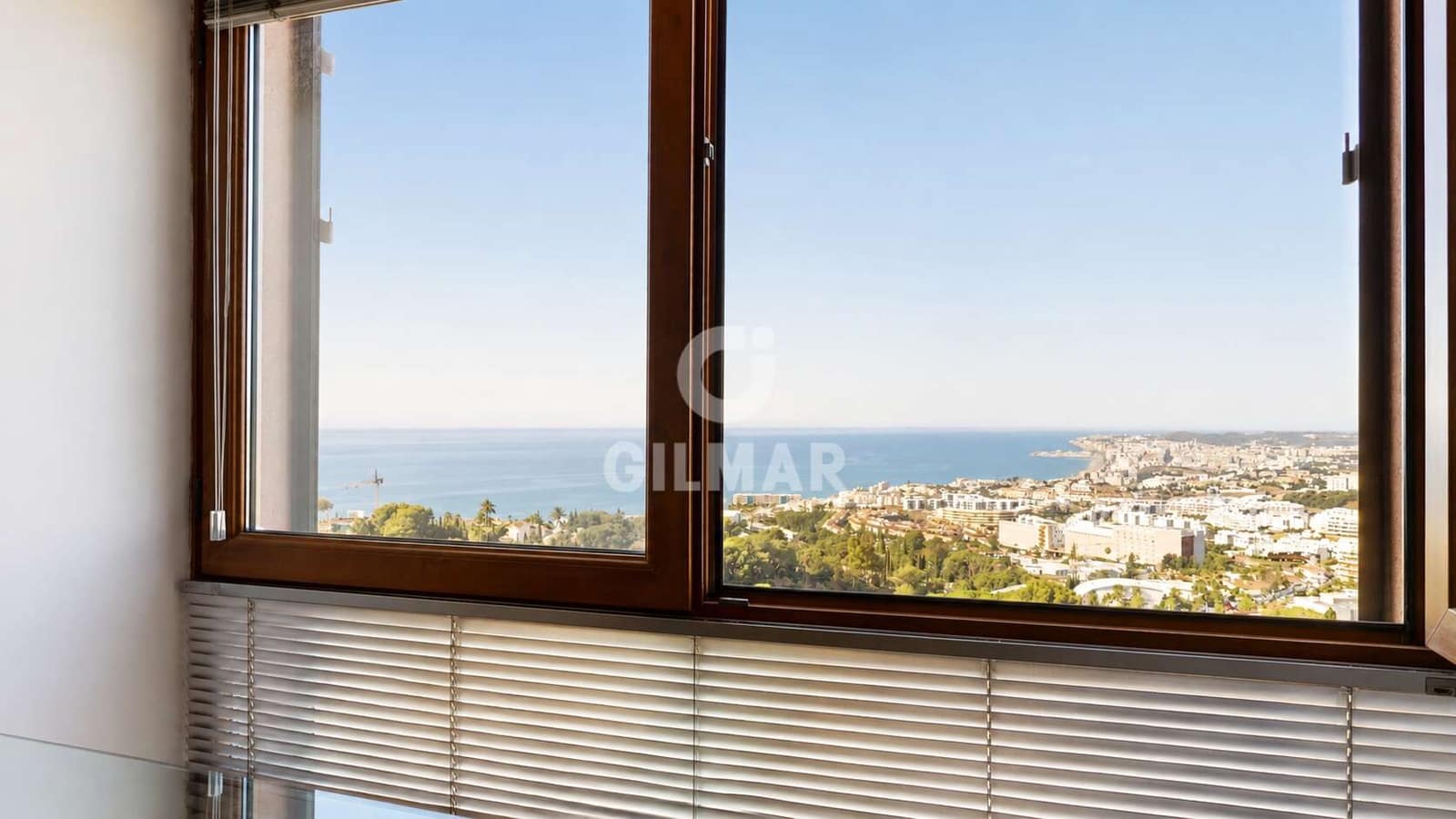 Ático de 3 habitaciones en Benalmádena en venta con piscina garaje - 898.000 € (Ref: 9921524)