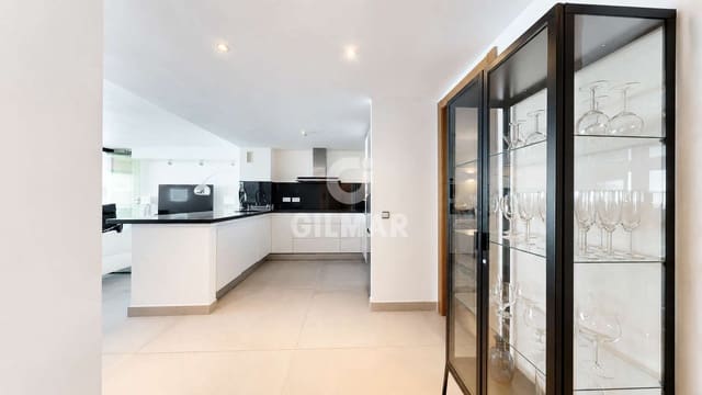 Ático de 3 habitaciones en La Capellanía - El Higuerón, Benalmádena en venta con piscina garaje - 898.000 € (Ref: 9921524)