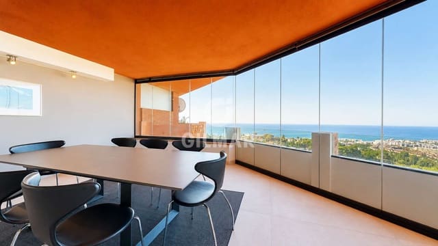 Ático de 3 habitaciones en La Capellanía - El Higuerón, Benalmádena en venta con piscina garaje - 898.000 € (Ref: 9921524)