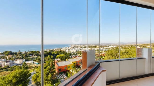 Ático de 3 habitaciones en La Capellanía - El Higuerón, Benalmádena en venta con piscina garaje - 898.000 € (Ref: 9921524)