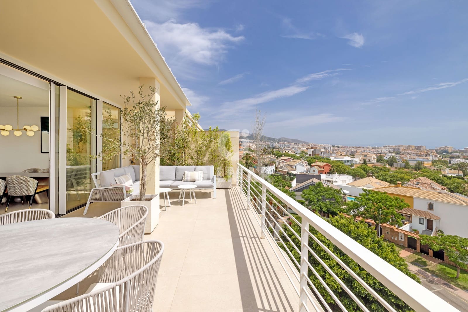 4 soveværelse Lejlighed til salg i Torrequebrada med swimmingpool garage - € 1.090.000 (Ref: 9921528)