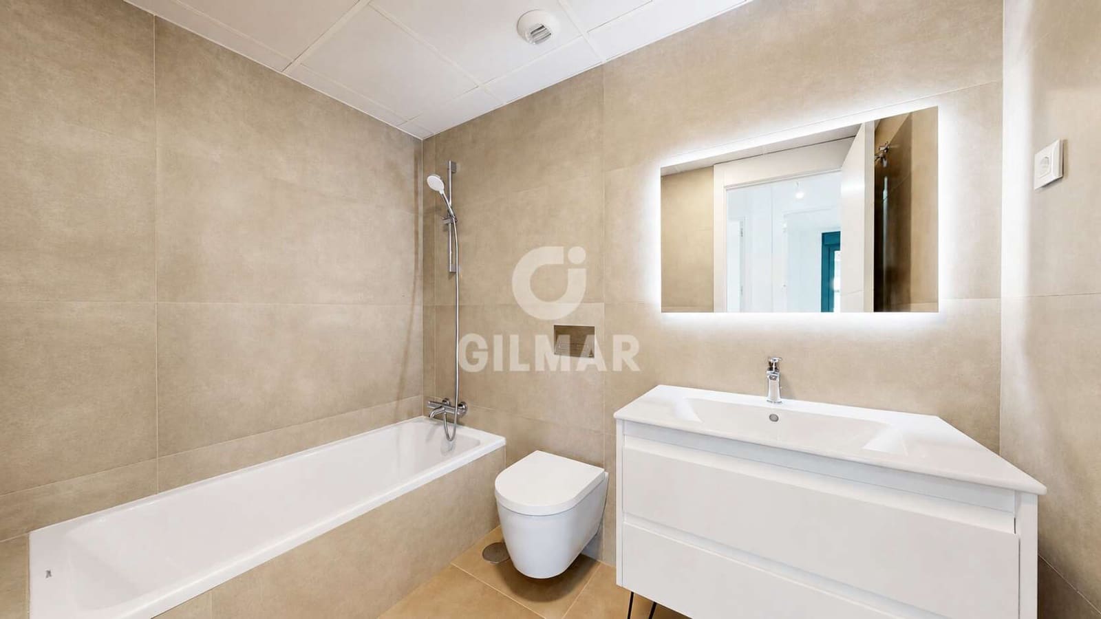 3 slaapkamer Flat te koop in Torremolinos met zwembad garage - € 1.490.000 (Ref: 9921530)