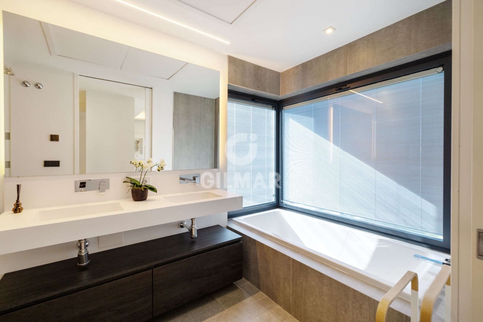 4 camera da letto Villetta Bifamiliare in vendita in Estepona con piscina garage - 3.690.000 € (Rif: 9922889)