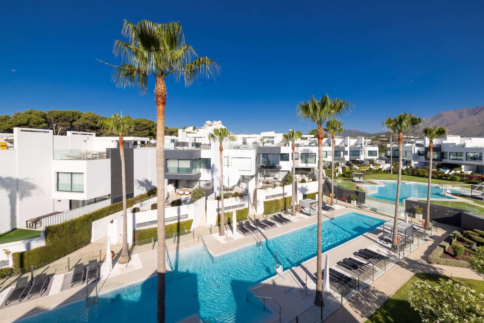 4 camera da letto Villetta Bifamiliare in vendita in Estepona con piscina garage - 3.690.000 € (Rif: 9922889)