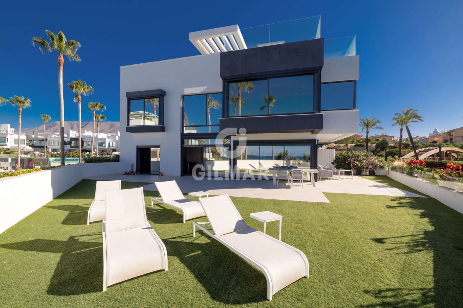 4 camera da letto Villetta Bifamiliare in vendita in Estepona con piscina garage - 3.690.000 € (Rif: 9922889)